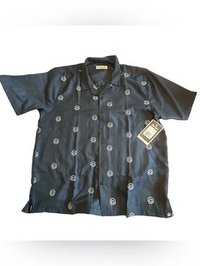 Men's Black Short-Sleeve Button-Down Shirt with White Emblem Print size XL